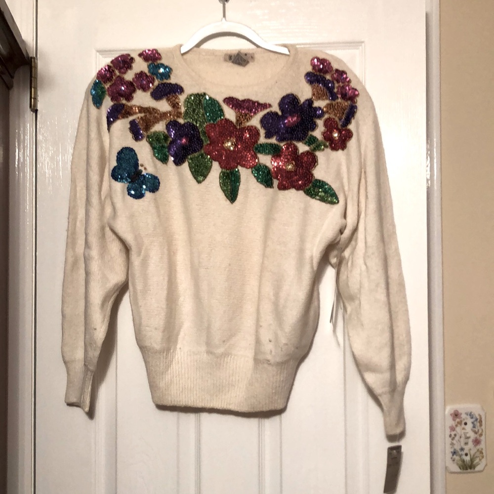 NWT - Floral Sweater with Sequin! size L! Perfect for fall nights